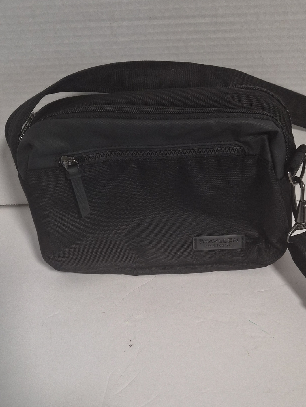 Travelon- Anti-Theft Metro Dome Crossbody